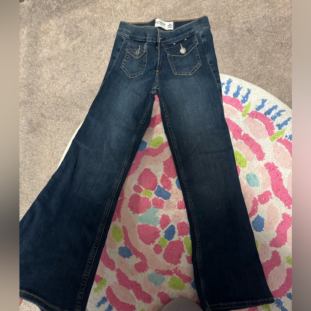 Abercrombie kids 7/8 low rise boot never worn!